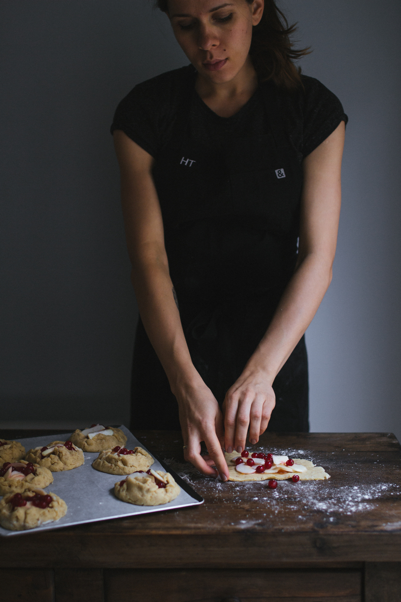 Apple galettes with walnut dough by Tanya Balyanitsa (more recipes on Honeytanie.com)