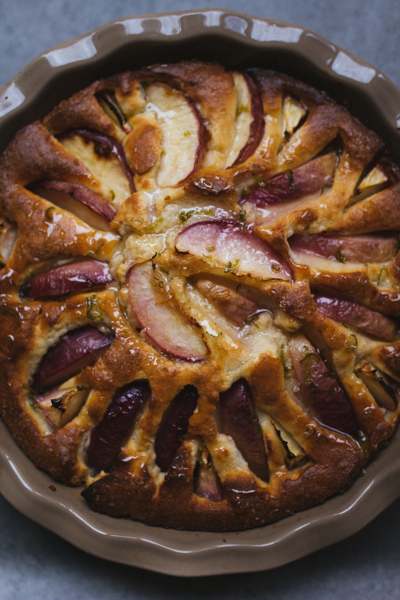 Glazed White Nectarine Cake by Tanya Balianytsia (more seasonal recipes on Honeytanie.com) 