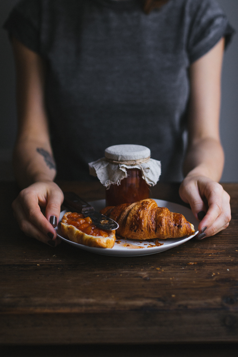 Peach Jam by Tanya Balyanitsa (more seasonal recipes on Honeytanie.com)