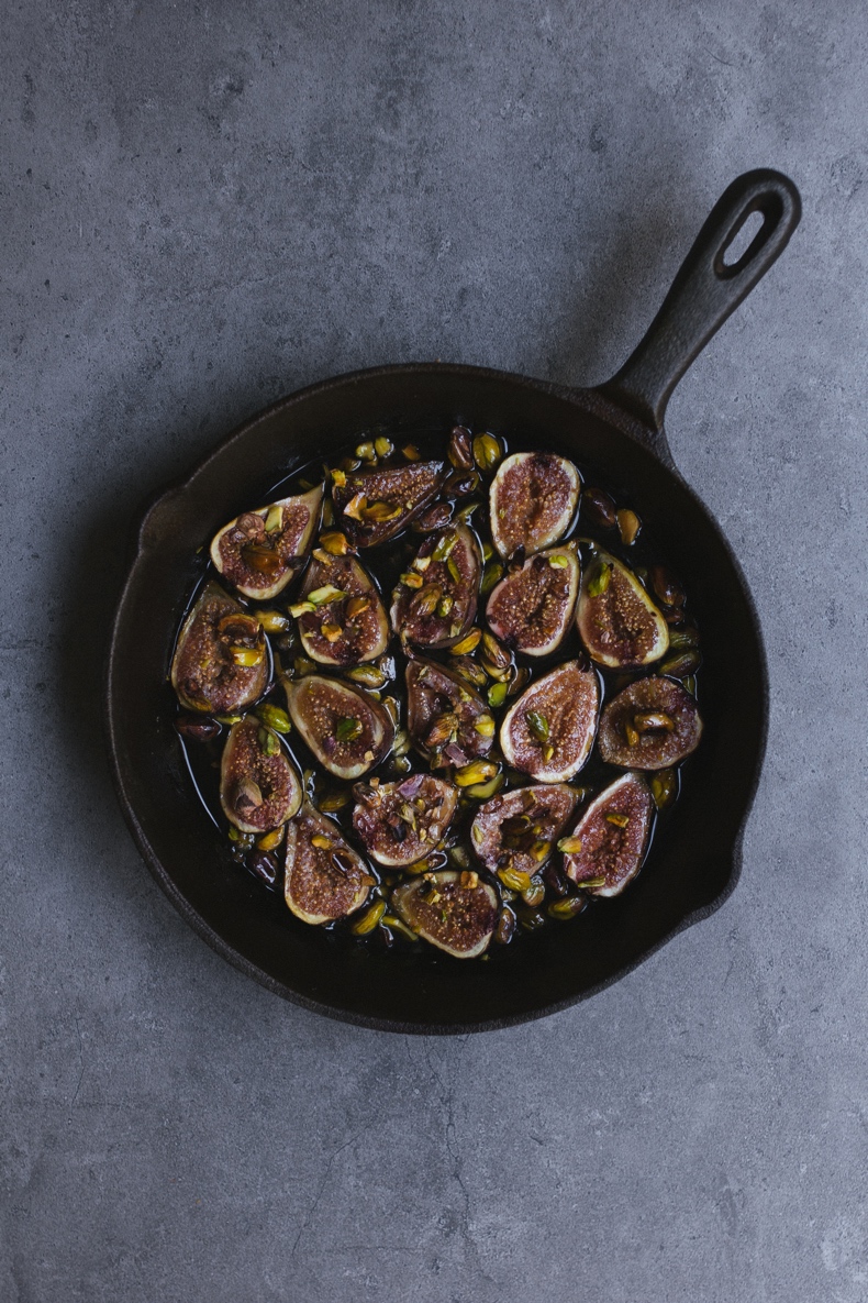 Honey Roasted figs with Pistachios by Tanya Balyanitsa (more recipes on Honeytanie.com)