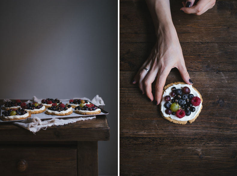 Shortbread Plates with Mascarpone cream and Beries by Tanya Balyanitsa (more seasonal recipes on Honeytanie.com)