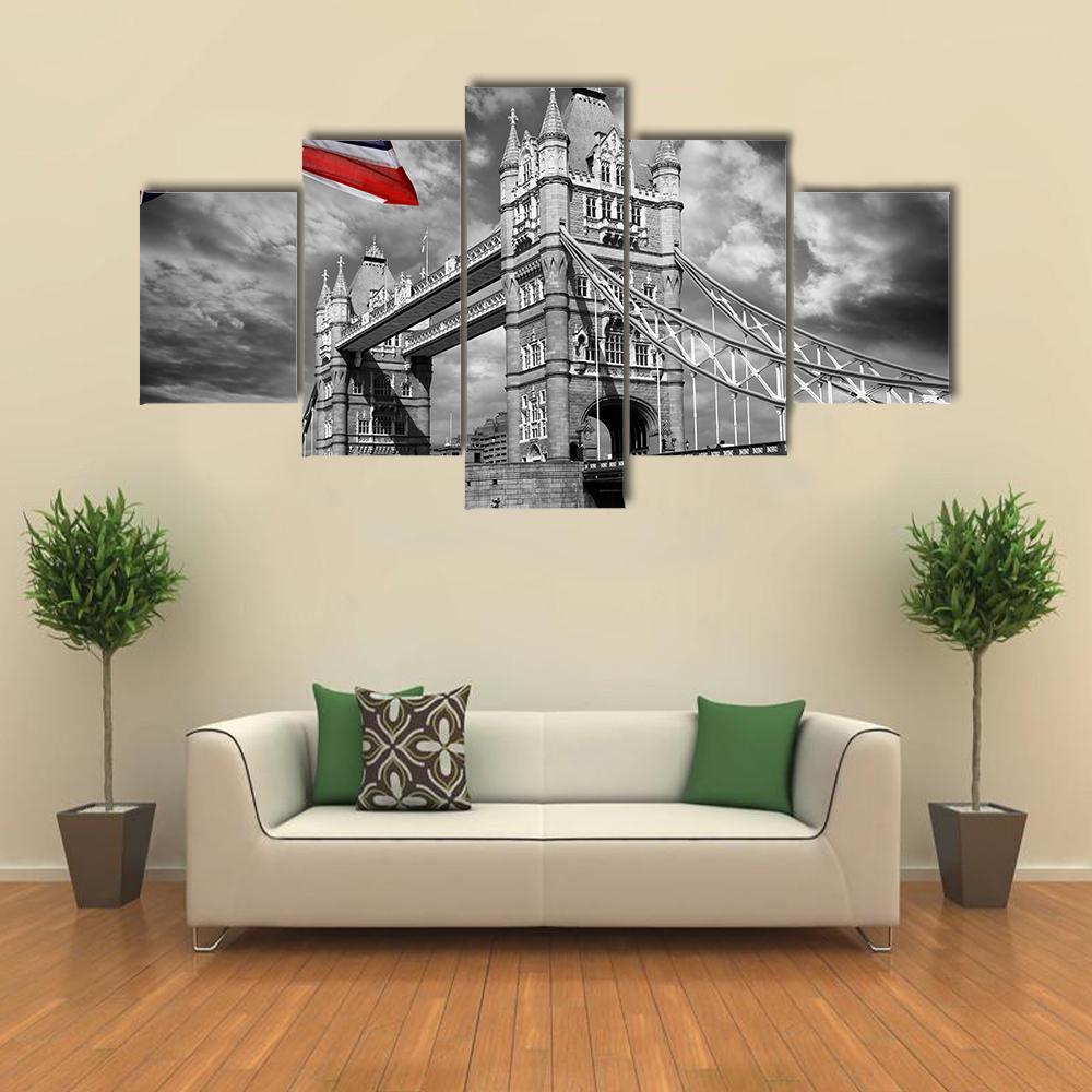 Tower Bridge London In Black & White - Nature 5 Panel Canvas Art Wall Decor Tower Bridge London In Black & White - Nature 5 Panel Canvas Art Wall Decor